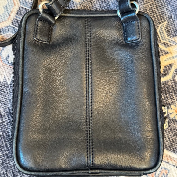 Vintage Fossil Women’s Black 100% Genuine Leather Crossbody Purse - Picture 12 of 16